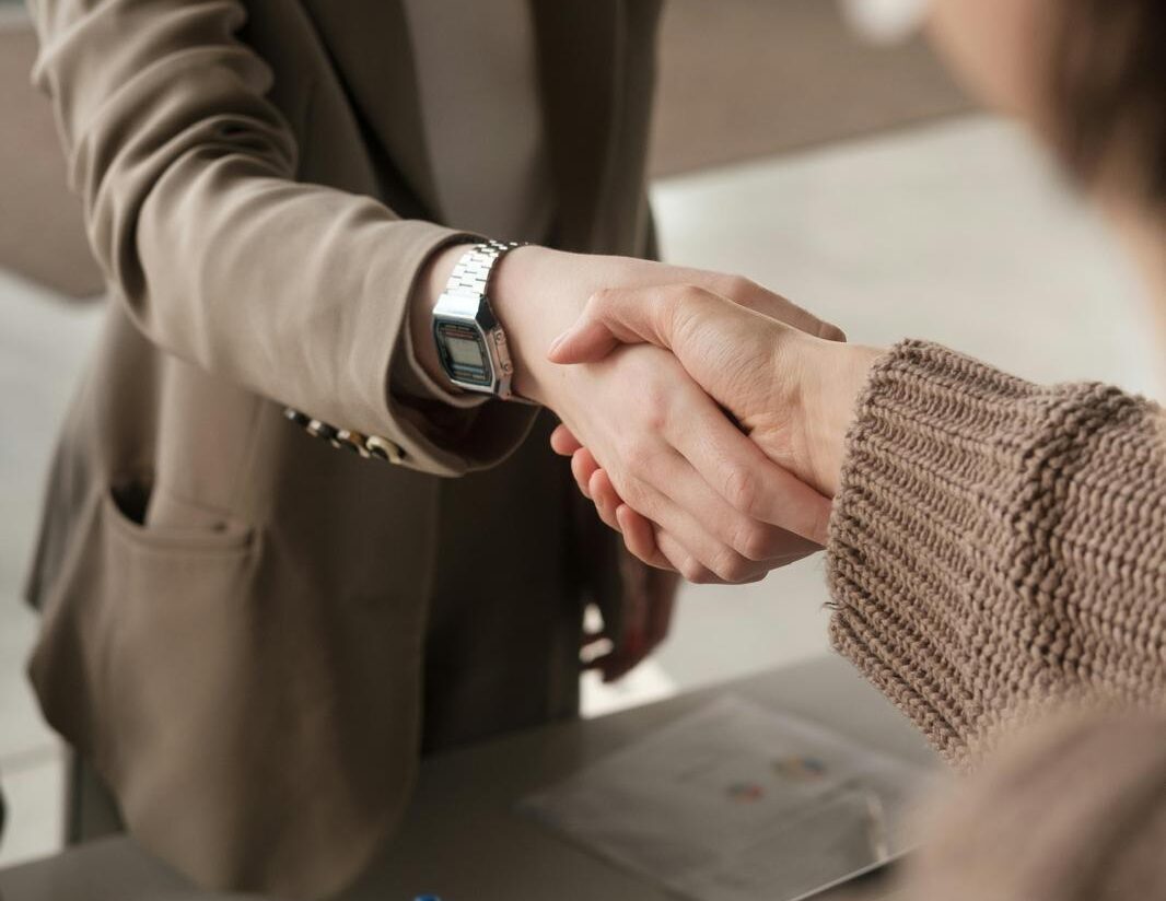 Yritysyhteistyö ja taloushallinnon palvelut